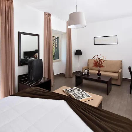 Lh Excel Montemario 4* Рим