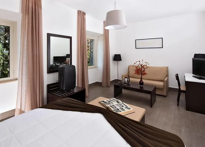 Lh Excel Montemario 4* Rom