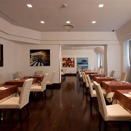 Hotell Lh Excel Montemario